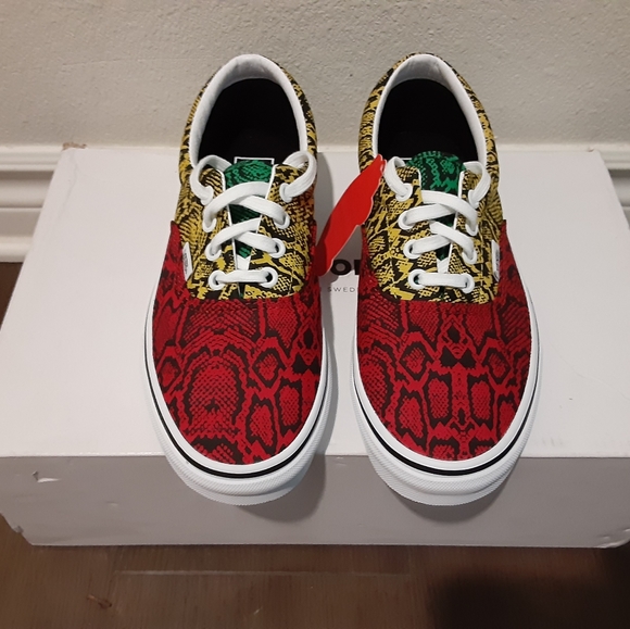 Vans - Picture 3 of 4